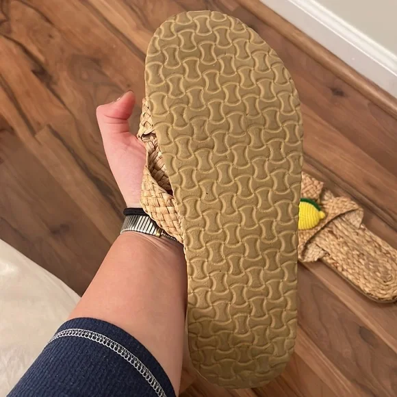 Lightweight Woven Lemon Slides - Picture 5 of 6
